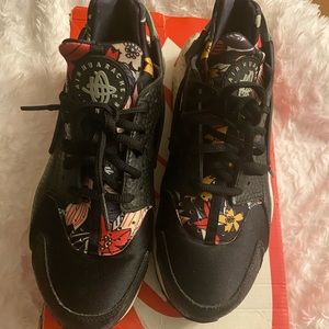 Nike Hurrache Women Multicolored